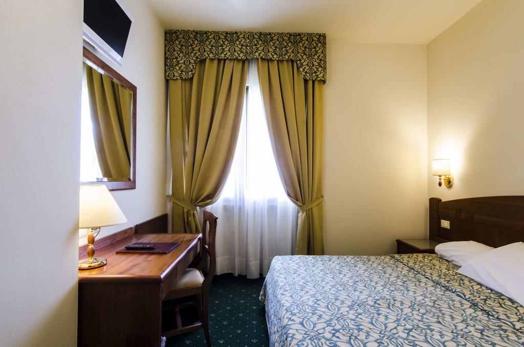 Hotel Smeraldo Lazise Exterior photo