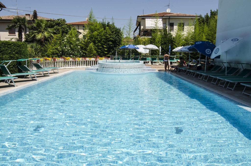 Hotel Smeraldo Lazise Exterior photo