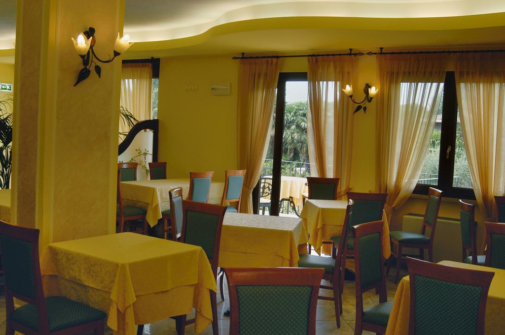 Hotel Smeraldo Lazise Exterior photo