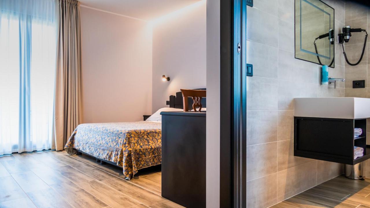 Hotel Smeraldo Lazise Exterior photo