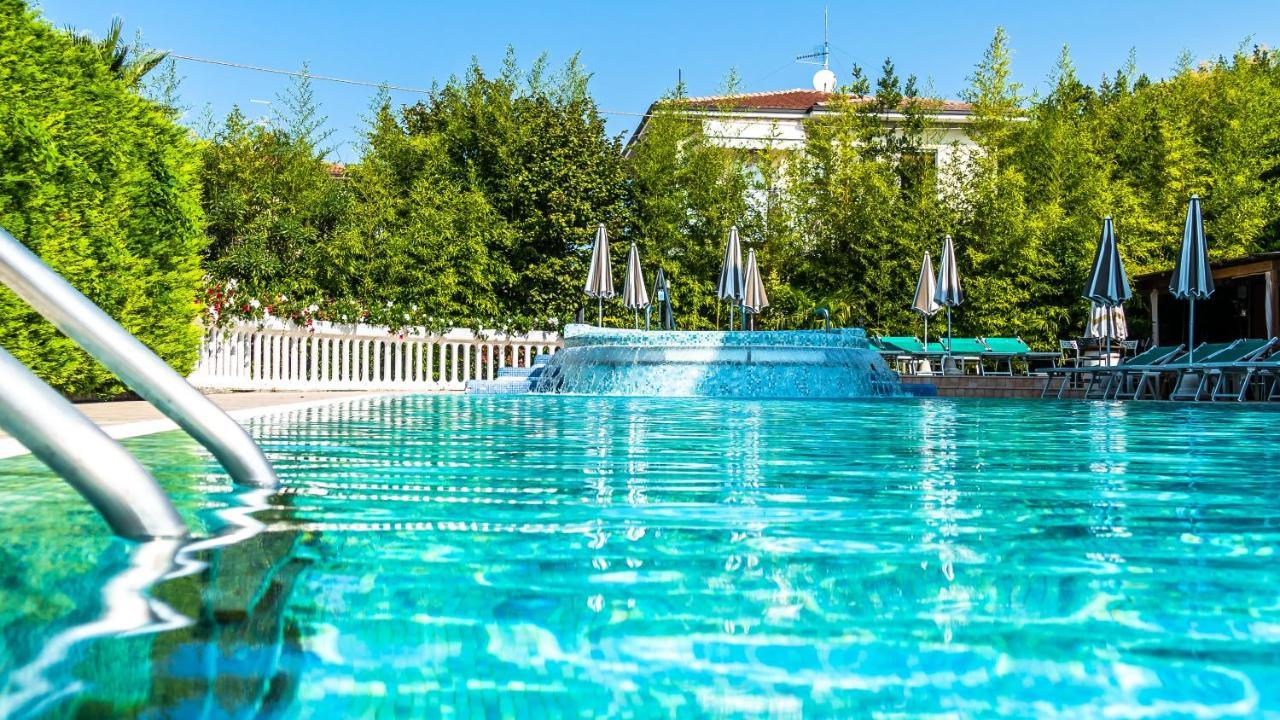 Hotel Smeraldo Lazise Exterior photo